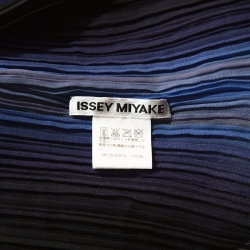 Pre Owned Issey Miyake Bicolor Pleated Long Sleeve Collared Top M