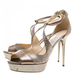 مملوكة مسبقًا صندل جيمي تشو فالدي جلد فضي ميتاليك وقماش لاميه بحزام للكاحل نعل سميك مقاس 40