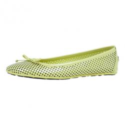 مملوكة مسبقًا Jimmy Choo Yellow Patent Walsh Ballet Flats Size 40