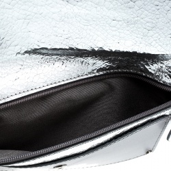 مملوكة مسبقًا حقيبة كلتش جيمي تشو جلد رصاصي/فضي ميتاليك