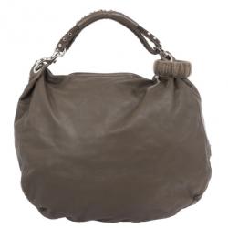 مملوكة مسبقًا حقيبة جيمي تشو مرصعة سويدي كبيرة سكاي