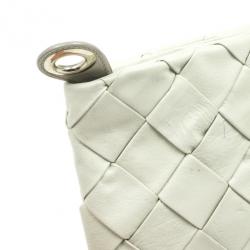 مملوكة مسبقًا Jimmy Choo White Leather Zulu Woven Clutch