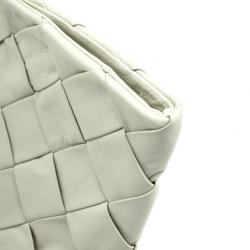 مملوكة مسبقًا Jimmy Choo White Leather Zulu Woven Clutch