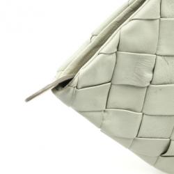مملوكة مسبقًا Jimmy Choo White Leather Zulu Woven Clutch
