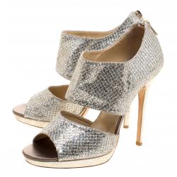 مملوكة مسبقًا صندل جيمي تشو برايفت جلد بيج لامع مقاس 39