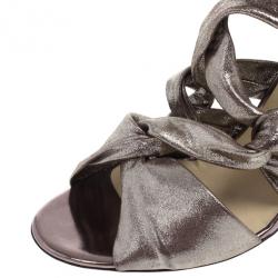 مملوكة مسبقًا Jimmy Choo Metallic Suede Knotted Kemble Sandals Size 39