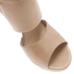 مملوكة مسبقًا صندل جيمي تشو برايفت جلد بيج لامع مقاس 39