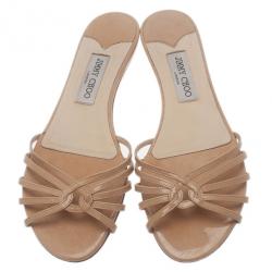 مملوكة مسبقًا صندل جيمي تشو جلد بيج لامع مسطح مقاس 40