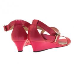 Pre Owned صندل جيمي تشو شيارا جلد وردي ونعل سميك مقاس 35.5