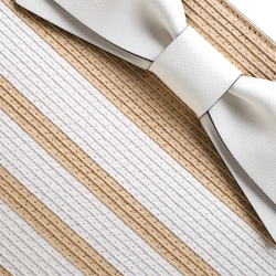 Pre Owned Kate Spade White/Brown Striped Straw Clet Street Blair Tote