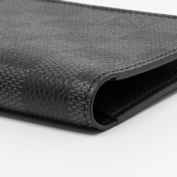 مملوكة مسبقًا Louis Vuitton Damier Graphite Canvas Checkbook Wallet