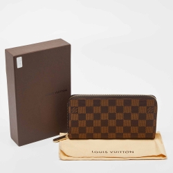 مملوكة مسبقًا Louis Vuitton Monogram Canvas Zippy Wallet