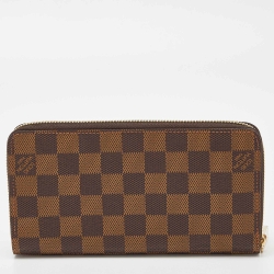 مملو كة مسبقًا Louis Vuitton Monogram Canvas Zippy Wallet