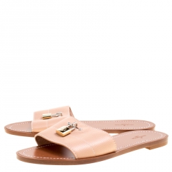 Pre Owned حذاء سلايد لوي فيتون لوك إيت جلد بيج محبب مقاس 38.5