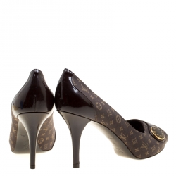 مملوكة مسبقًا حذاء كعب عالي لوي فيتون مقدمة مفتوحة جلد لامع وقماش مونوغرامي بني مقاس 41