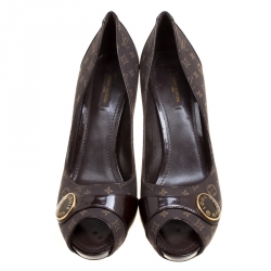 مملوكة مسبقًا حذاء كعب عالي لوي فيتون مقدمة مفتوحة جلد لامع وقماش مونوغرامي بني مقاس 41