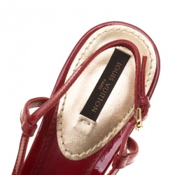 مملوكة مسبقًا صندل لوي فيتون فتحة كعب تفاصيل شعار جلد لامع أحمر مقاس 39