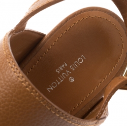 Pre Owned صندل لوي فيتون فلات سير خلفي تفاصيل شعار جلد بني مقاسس 35