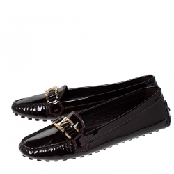 مملوكة مسبقًا Louis Vuitton Burgundy Patent Leather Oxford Logo Slip On Loafers Size 41
