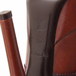 مملوكة مسبقًا Louis Vuitton Brown Leather Lace Pumps Size 37