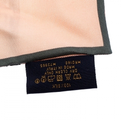 مملوكة مسبقًا وشاح بندانة لوي فيتون حرير مطبوع ترانكز وردي