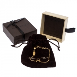 Pre Owned سوار لوي فيتون أل في أند مي دلاية حرف M ذهبي اللون