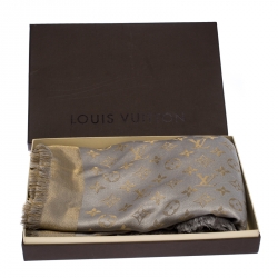 مملوكة مسبقًا Louis Vuitton Gold and Grey Monogram Shine Shawl