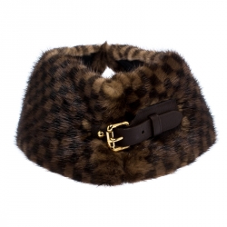 مملو كة مسبقًا Louis Vuitton Brown Damier Mink Fur Collar