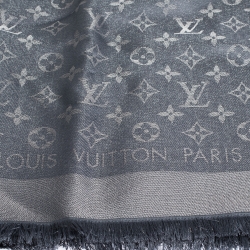 مملوكة مسبقًا Louis Vuitton Grey Wool & Silk Monogram Shine Shawl 