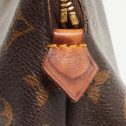 مملوكة مسبقًا Louis Vuitton Monogram Canvas Cosmetic Pouch