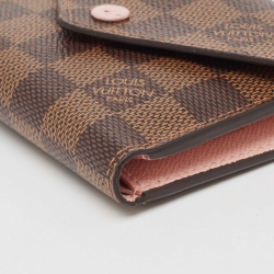 مملوكة مسبقًا Louis Vuitton Rose Ballerine Monogram Canvas Victorine Compact Wallet