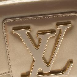 Pre Owned Louis Vuitton Beige Poudre Vernis Sobe Clutch