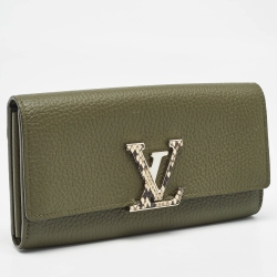 Pre Owned Louis Vuitton Green/Beige Taurillon Leather and Python Capucines Wallet