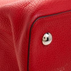 Pre Owned Louis Vuitton Red Taurillon Leather Capucines MM Bag