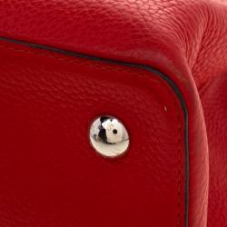 Pre Owned Louis Vuitton Red Taurillon Leather Capucines MM Bag