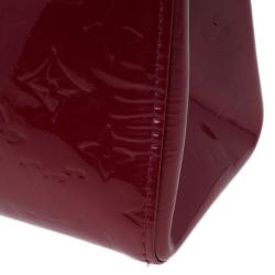 مملوكة مسبقًا Louis Vuitton Red Monogram Vernis Roxbury Drive