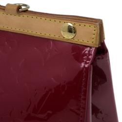 مملوكة مسبقًا Louis Vuitton Red Monogram Vernis Roxbury Drive