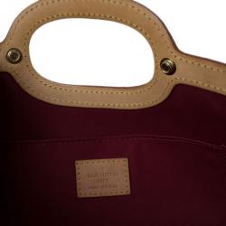 مملوكة مسبقًا Louis Vuitton Red Monogram Vernis Roxbury Drive