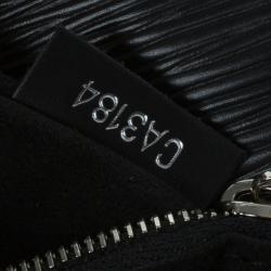مملوكة مسبقًا Louis Vuitton Black Epi Marly BB