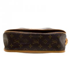 مملوكة مسبقًا حقيبة لوي فيتون منيلمونتيت كانفاس مونوغرامي PM