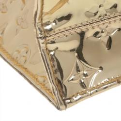 مملوكة مسبقًا Louis Vuitton Limited Edition Gold Monogram Miroir Sac Plat
