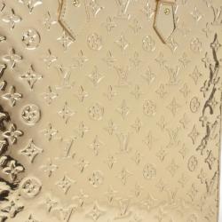 مملوكة مسبقًا Louis Vuitton Limited Edition Gold Monogram Miroir Sac Plat
