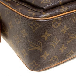 مملوكة مسبقًا حقيبة لوي فيتون فيفا سيت كانفاس مونوغرامي GM