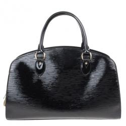 مملوكة مسبقًا Louis Vuitton Black Epi Leather Pont-Neuf PM Bag
