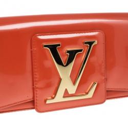 مملوكة مسبقًا Louis Vuitton Orange Patent Leather Sobe Clutch