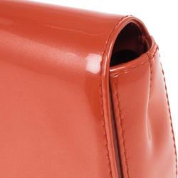 مملوكة مسبقًا Louis Vuitton Orange Patent Leather Sobe Clutch