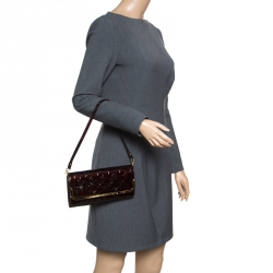 مملوكة مسبقًا Louis Vuitton Amarante Monogram Vernis Rossmore MM Clutch Bag