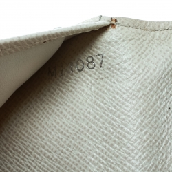 مملوكة مسبقًا محفظة لوي فيتون إيوغيني جلد إيبي عاجية