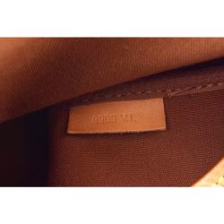 مملوكة مسبقًا Louis Vuitton Monogram Canvas Saumur 35 Bag
