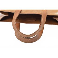 مملوكة مسبقًا Louis Vuitton Noisette Monogram Vernis Reade PM Bag